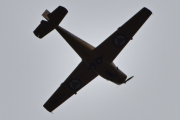 Morten 19 september 2021 - LN-BII besøker Høyenhall, Kevin er trygt levert og jeg sitter på verandaen igjen og ser Saab 91B Safir passerer over oss