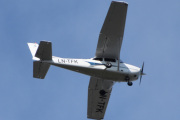 Morten 2 september 2021 - LN-TFK besøker Høyenhall, dette er et Cessna 172 SP og det er et eller annet jeg burde ha husket her