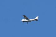 Morten 3 september 2021 - LN-MTH over Høyenhall, det er en Cessna 172N Skyhawk 100 II som et Sameiet eier. Men nå skal vi på tur i helgen så nå blir det ikke mer herfra
