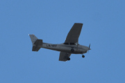 Morten 8 september 2021 - LN-NRF besøker Høyenhall, dette blir en reprise fra mandag, Nedre Romerike Flyklubb kommer med sin Cessna 172S Skyhawk SP fra 2006