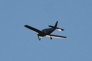 Morten 19 desember 2021 - LN-DAX besøker Høyenhall, jeg kom litt for sent ut her, men det er Tom som kommer med sitt Piper PA-28-151 Cherokee Warrior