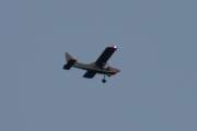 Morten 11 juli 2021 - Småfly som besøker oss på kvelden, det er egentlig for sent å ta bilder nå, men jeg løper inn og henter kamera