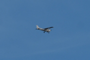 Morten 12 juli 2021 - LN-NRF over Høyenhall, noen som har tenkt om hvor mange fly som holder til på Kjeller flyplass? Jeg har lest at minst 20 av dem er over 50 år gamle