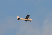 Morten 14 juli 2021 - LN-NRF over Høyenhall, det siste flyet som besøker oss i kveld er en Cessna 172S Skyhawk