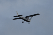 Morten 20 juli 2021 - LN-NRO besøker Høyenhall, det er Nedre Romerike Flyklubb som kommer med sin Cessna Aircraft 172S Skyhawk