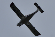 Morten 20 juli 2021 LN-YWJ besøker Høyenhall, flyet er fra 2010 og har to seter