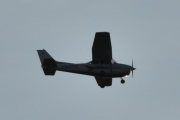 Morten 25 juli 2021 - LN-TFK kommer tilbake, dem er i posisjon og da spør jeg... Tønsberg Flyveklubb selger gavekort hvor du selv får styre spakene på en Cessna 172S under veiledning av en erfaren pilot