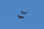 Morten 3 juli 2021 - To småfly over Høyenhall, men da er det to Van