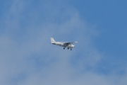 Morten 4 juli 2021 - LN-NRF over Høyenhall, det er Nedre Romerike Flyklubb som kommer her med sin Cessna 172S Skyhawk SP fra 2005