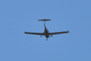 Morten 1 mai 2021 - LN-FTS over Høyenhall igjen, det er Diamond DA-40NG med navnet Sierra som tar en ny tur