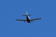 Morten 8 mai 2021 - LN-KVK over Høyenhall, han her gikk jeg nesten glipp av, men kjenner han igjen. Det er Piper Aircraft PA-32-301XTC
