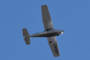 Morten 8 mai 2021 - LN-NRF over Høybråten, flyet er en Cessna 172S Skyhawk SP fra 2006