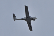 Morten 21 mars 2021 - LN-FTM over Høyenhall, det er Oslo Flyveklubb som kommer med sitt Diamond DA-40 Next Generation fra 2015