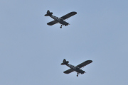 Morten 28 mars 2021 - Piper L-4J Grasshopper over Høyenhall, jeg tar en rå sjanse og identifiserer dem, LN-MAV og LN-RAP som ble bygd i 1944