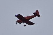 Morten 12 november 2021 - Småfly over Høyenhall, nå er den nærme nok, men jeg har ikke nok dagslys
