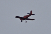 Morten 12 november 2021 - Småfly over Høyenhall, jeg holder en knapp på Van's Aircraft