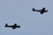 Morten 28 november 2021 - LN-FWP og G-CGFS over Høyenhall, den nederst kjenner jeg igjen, det er en Nanchang CJ-6A Chujiao fra 1988, men den andre må jeg lete litt etter