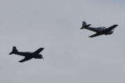 Morten 28 november 2021 - LN-FWP og G-CGFS over Høyenhall, så dette er enklere - G-CGFS til venstre og LN-FWP til høyre