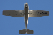 Morten 23 oktober 2021 - LN-FAW besøker Høyenhall, plass til 3 personer + piloten og den kan du også få leie