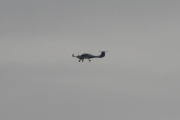 Morten 7 oktober 2021 - Småfly over Høyenhall, det ser ut som en Diamond DA40 NG, så da gjetter jeg Oslo Flyveklubb med sin LN-FTM