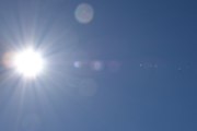 Morten 15 april 2022 - LN-TTB mot solen, og her ser vi at solen er for sterk, den ødelegger bilde