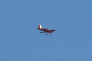 Morten 19 april 2022 - Småfly over Høyenhall, vi må la svaret stå ubesvart, da solen ødelegger