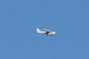 Morten 20 april 2022 - LN-NRF over Høyenhall, det er Nedre Romerike Flyklubb som er ute med sitt Cessna 172 Skyhawk