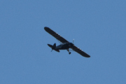 Morten 20 april 2022 - LN-SAI over Høyenhall, nå er det vår igjen når vi ser en Piper J-3C-65 Cub fra 1944 i luften