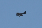 Morten 20 april 2022 - Småfly over Høyenhall, jeg gjetter at det er en Van´s  RV-6