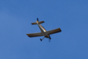 Morten 24 april 2022 - Småfly over Brandbu, jeg er på biltreff i dag og dette flyet har jeg sett før