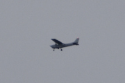 Morten 27 april 2022 - Småfly over Høyenhall, ikke det helt store været og det er tidlig på morgenen. Men jeg tror det er en Cessna