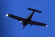 Morten 6 april 2022 - Småfly over Høyenhall på kvelden