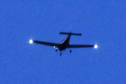 Morten 6 april 2022 - Småfly over Høyenhall på kvelden