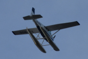 Morten 11 august 2022 - LN-BGO besøker Høyenhall, flyet er fra 1974, og er et år eldre enn veteranbilen min