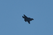 Morten 12 august 2022 - F-35 over Høyenhall, enten så står jeg i telefonen, eller så pakker jeg veteranbilen for en tur