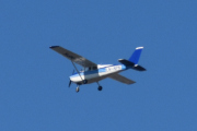 Morten 15 august 2022 - LN-NPK over Høyenhall, det er Anne og Lars som kommer med sin Cessna 172B Skyhawk fra 1961
