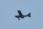 Morten 15 august 2022 - Småfly over Høyenhall, jeg ser at du er litt gammel også, men hvem er du?