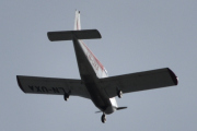 Morten 19 august 2022 - LN-UXA besøker Høyenhall, det er Kai Vidar som kommer med sin Piper PA-28-140 Cherokee fra 1967
