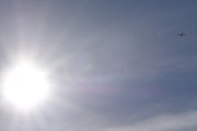 Morten 23 august 2022 - LN-NPK over Høyenhall, vi følger dem litt mot solen