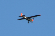 Morten 23 august 2022 - Super Cub over Høyenhall, kan det være Geir med sin Piper PA-19 fra 1951?
