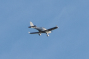 Morten 28 august 2022 - LN-YJY på den ene siden, Kjeller Sportsflyklubb kommer med sin Aerospool Dynamic WT-9 til venstre