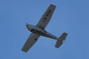 Morten 13 juni 2022 - LN-AGM besøker Høyenhall, det er Gardermoen Flyklubb som kommer med sitt Cessna 172 S Skyhawk fra 2004