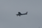Morten 16 juni 2022 - Cessna over Høyenhall, det ser ut som det er Cessna 172N Skyhawk 100 II som er ute på morgenen