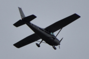 Morten 3 juni 2022 - LN-ULF besøker Høyenhall, det er Sameiet LN-ULF som kommer med sitt Cessna 182P som er fra 1976