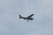 Morten 31 mai 2022 - LN-NRO over Høyenhall, dette er et av Cessna 172S Skyhawk som de har
