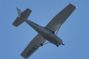 Morten 24 juni 2022 - LN-NRF besøker Høyenhall, det er Nedre Romerike Flyklubb som kommer med sitt Cessna 172 Skyhawk