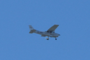 Morten 24 juni 2022 - LN-NRO over Høyenhall, dem flyr sitt Cessna Aircraft 172S fra 2009