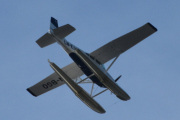 Morten 25 august 2022 - LN-BGO besøker Høyenhall, disse gutta har et Cessna A185F Skywagon fra 1974