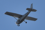Morten 29 juni 2022 - LN-NRF besøker Høyenhall, det er Nedre Romerike Flyklubb som kommer med sin Cessna Aircraft 172S