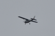 Morten 31 juli 2022 - LN-MTH over Høyenhall, det er Sameiet LN-MTH som kommer med sin Cessna 172N Skyhawk 100 II fra 1979